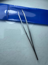 Load image into Gallery viewer, EYEBROW TWEEZERS